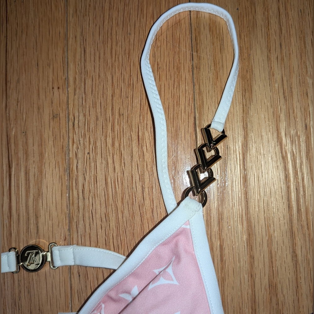 NWT LOUIS VUITTON MONOGRAM OMBRE BIKINI SET WITH POUCH - Picture 12 of 15